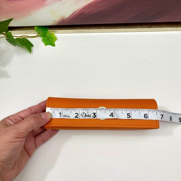 Tory Burch Orange Saffiano Leather Eyeglass Case With Gold Logo Closure - Picture 6 of 9